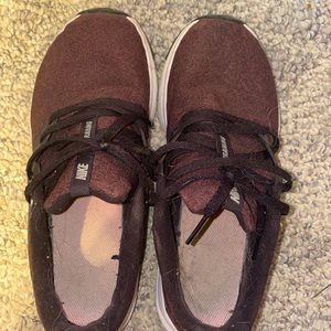 Women’s Nike shoes